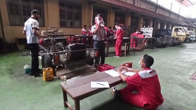 Dilanda Kejenuhan, 2.200 Siswa SMKN 2 Jogja Gelar Pembelajaran Tatap Muka