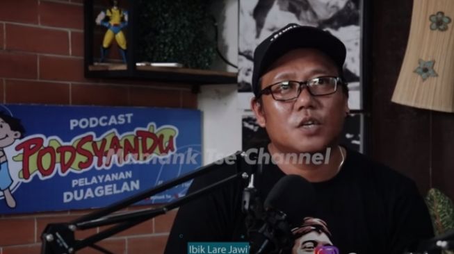 Ibik, salah satu personel band pengiring Didi Kempot [YouTube/Mamang Tse]