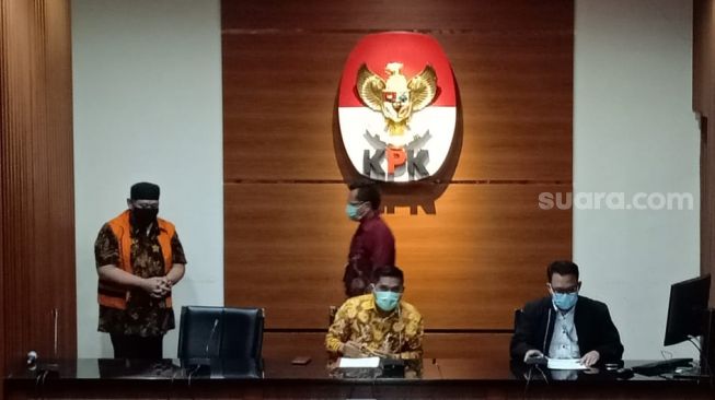 KPK Tahan Eks Kadis PUPR Lamsel, Pengembangan Kasus Adik Ketua PAN