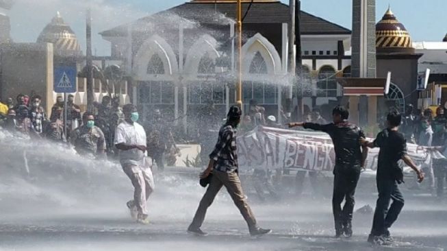 Demo Hari Tani di Bengkulu Ricuh, 8 Orang Diciduk Polisi