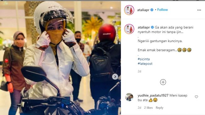 Naik Motor, Warganet Malah Salfok dengan Gantungan Kunci Istri Ridwan Kamil