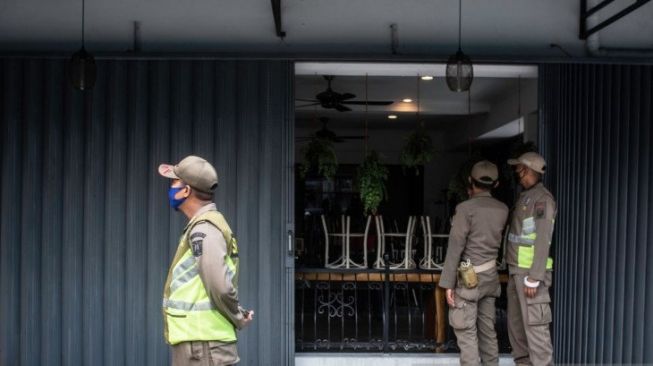 Larang Makan di Tempat, Pemprov DKI Belum Kaji Penularan Corona di Restoran