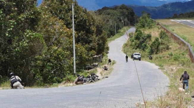 Anggota KKB Papua Tiba-tiba Muncul Bikin Keributan dan Tembak Warga Sipil