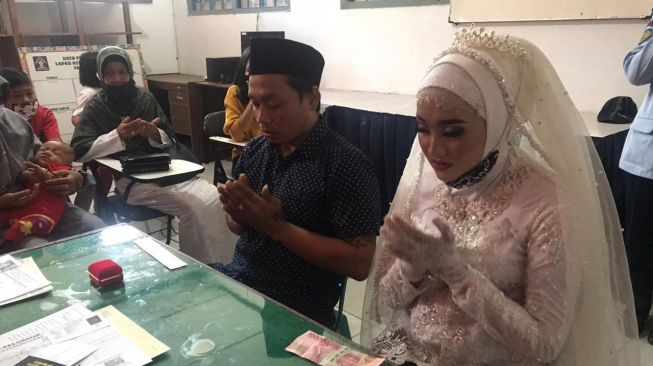 Jaga Kesetiaan, Wanita Ini Rela Dipinang di Lapas Semarang