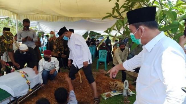 Duka Ansar Ahmad Lepas Kepergian Sang Adik