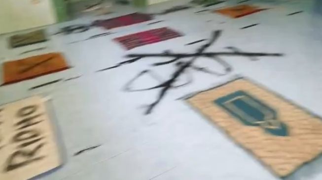 Coret Musala "Saya Kafir" dan "Anti Islam", Satrio Ditangkap di Rumah