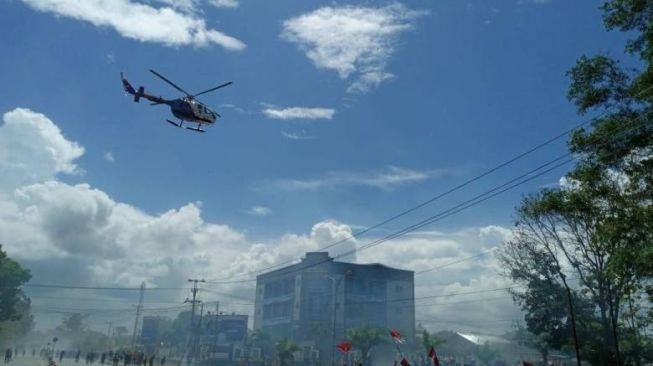 Bubarkan Demo Mahasiswa Pakai Helikopter, DPR ke Kapolri: Coba Kalau Jatuh