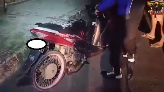 Knalpot hasil modifikasi keciduk polisi (Facebook)