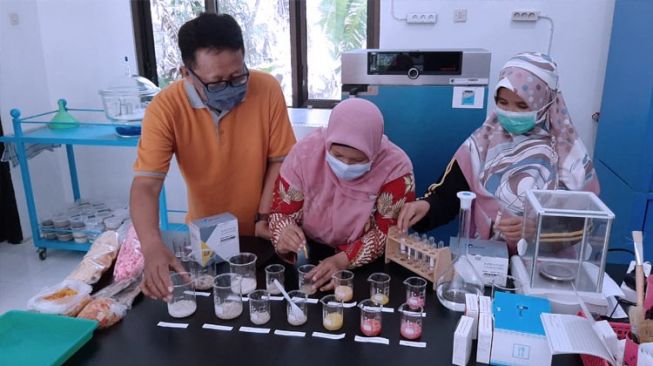 DKPP Kabupaten Kediri Lakukan Uji Lab Keamanan Pangan