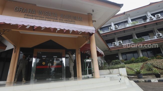 BNPB Kehabisan Dana, Biaya Hotel untuk Isolasi Distop, Anies Siapkan GOR-Sekolah