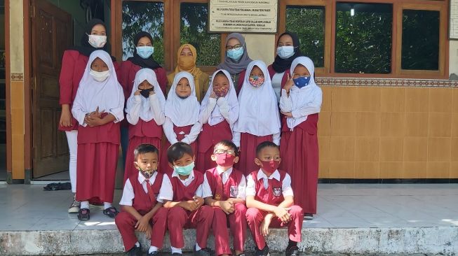 Mahasiswa UMM Lakukan Sosialisasi Mencuci Tangan Kepada Siswa SDN Wanar