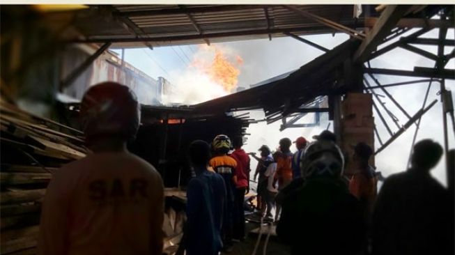 Api Lalap Gudang Kayu di Cemani Sukoharjo, Begini Penampakannya
