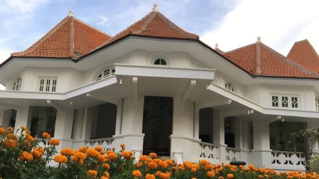 Dulu Menyeramkan, Kini Omah Lowo di Solo Bak Bangunan Megah Eropa