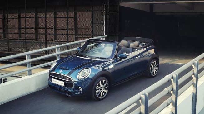 New MINI Cabrio Sidewalk Edition, Keseruan Berkendara dengan Atap Terbuka