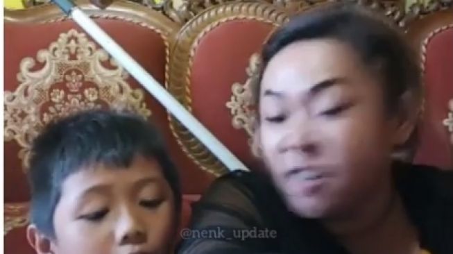 Viral Emak-emak Ngegas Ajari Pancasila ke Anak, Netizen: Duh Sakit Perut