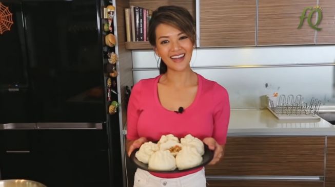 Bakpao vegetarian buatan chef Farah Quinn. (Dok. Youtube)