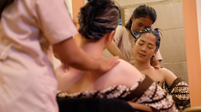 Salah satu pelanggan melakukan treatment di Kalani Salon & Spa. [dokumentasi pribadi]