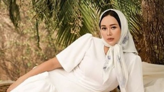 Dipuji Cantik, Aura Kasih Beberkan Alasan Berhijab