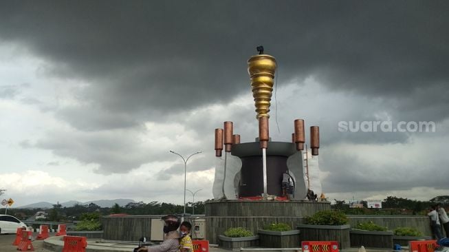 Di Tengah Pandemi, Tugu Gada Rujak Polo Purwokerto Berdiri