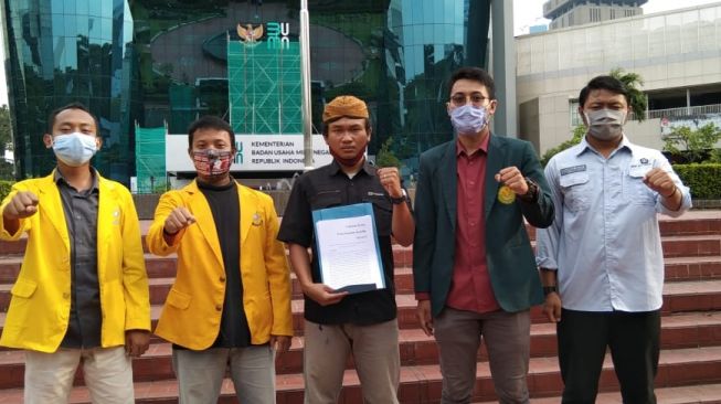 Petani Ogan Ilir dan mahasiswa Unsri saat mendatangi kantor Kementrian BUMN (dok. serikat petani)