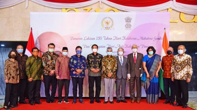 DPR dan Kedubes India Gelar Pameran Lukisan 150 Tahun Mahatma Gandhi