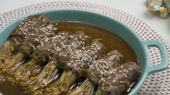 Cara Mudah Membuat  Enoki Beef Roll Ala  Jepang  Tak Perlu 