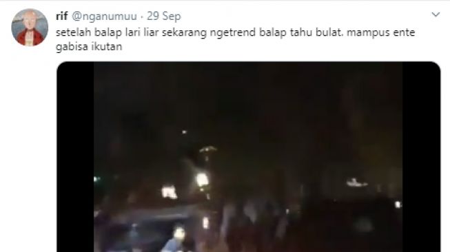 Ikut Balap Liar, Aksi Pengemudi Mobil Tahu Bulat Ini Bikin Warganet Takut