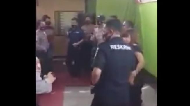 Viral, Video Polisi Dangdutan di Masa Pandemi Covid-19