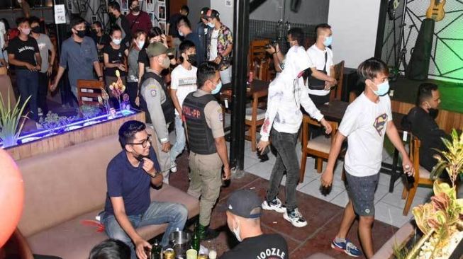 Tindak Tegas Kafe dan Bar Pelanggar Prokes, Polisi: Tak Ada Lagi Imbauan