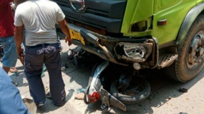 Bocah Yatim Piatu Terlindas Truk di Teluknaga Tengerang, Kaki Kanan Hancur