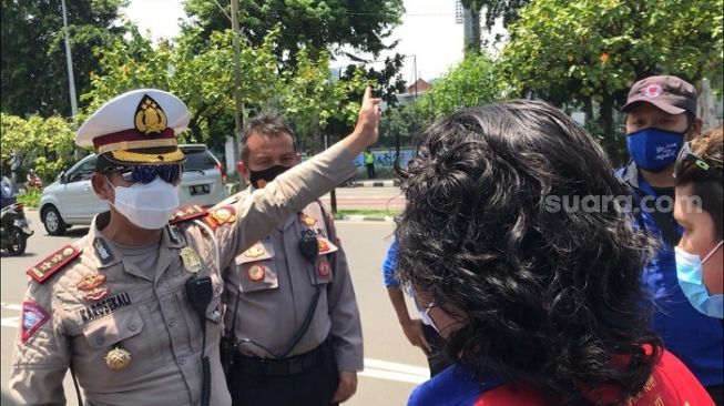 Mau Demo Dicegat Polisi, 2 Bus Buruh Asal Bekasi Dilarang ke DPR