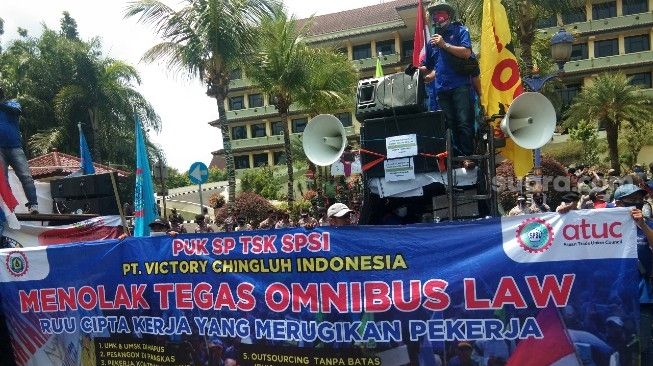 Sampah Demo Tolak UU Cipta Kerja di Kabupaten Tangerang Capai 5 Ton