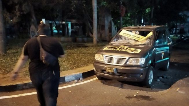 Mobil Polisi Dirusak Buntut Aksi Rusuh di Bandung, Polda: Mungkin karena Kecewa