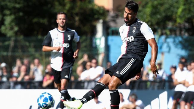 Gratisan, Ancelotti Coba Angkut Sami Khedira ke Everton