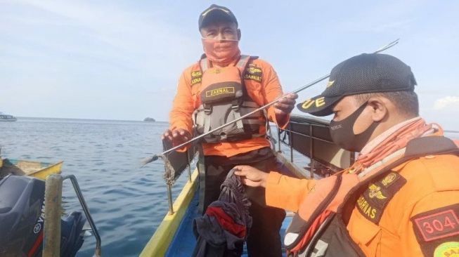 Hilang saat Memanah Ikan, Basarnas Temukan Panah dan Celana Nelayan Bombana