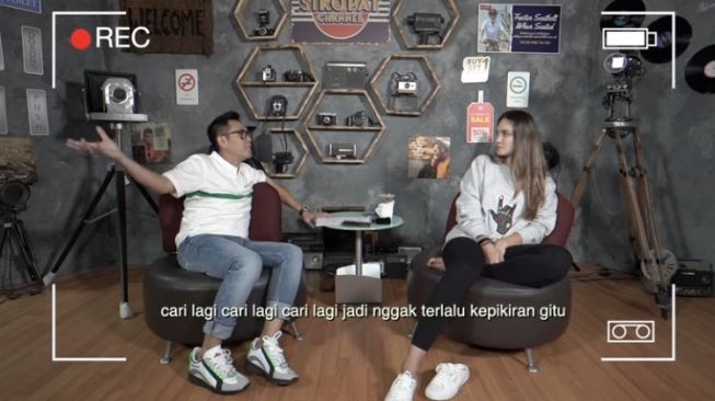 Eko Patrio dan Luna Maya. [channel YouTube Eko Patrio]