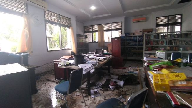 Kondisi salah satu ruangan di Kantor DPRD Kota Palopo. [Istimewa]