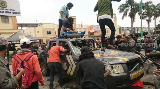 Bentrok di Jalan Daan Mogot Tangerang, Mobil Polisi Hancur 7 Orang Ditahan