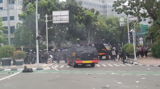 Aksi Tolak UU Cipta Kerja, Traffic Light di Jakarta Rusak Berat di 15 Titik