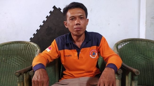 Wiyanto, 45, warga Bulusari, Desa Bulusulur, Kecamatan Wonogiri, Wonogiri, salah satu orang yang bertugas memakamkan jenazah pasien Covid-19 di Wonogiri. (Solopos/M. Aris Munandar)