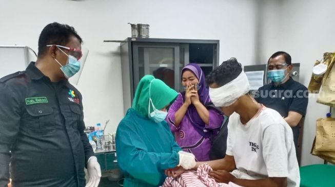 Dorr! Mata Anak STM Tertembak Saat Bentrok dengan Polisi di Bekasi