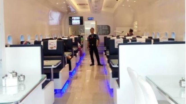 Makan di Pesawat terus Langsung Pulang? Bisa Banget di Restoran Ini