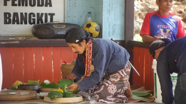 Ritual Unik Warga Nglindur Usir Covid-19, Gelar Rasulan dan Buang Sukerto