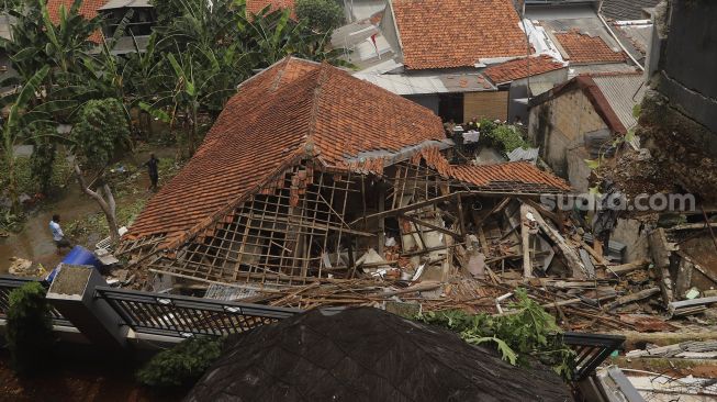 Pemprov DKI Siapkan Bantuan Perbaikan Rumah untuk Korban Longsor Ciganjur