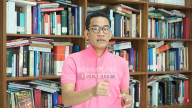 Refly Harun soal hoax UU Ciptaker. (YouTube/Refly Harun)