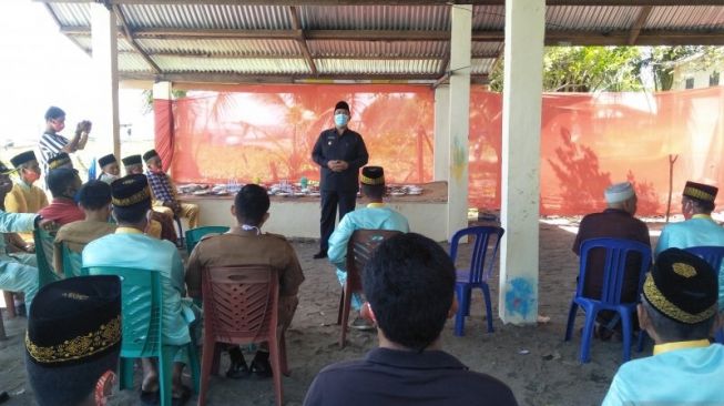 Minta Keselamatan Melaut, Warga Pariaman Gelar Ritual Tolak Bala