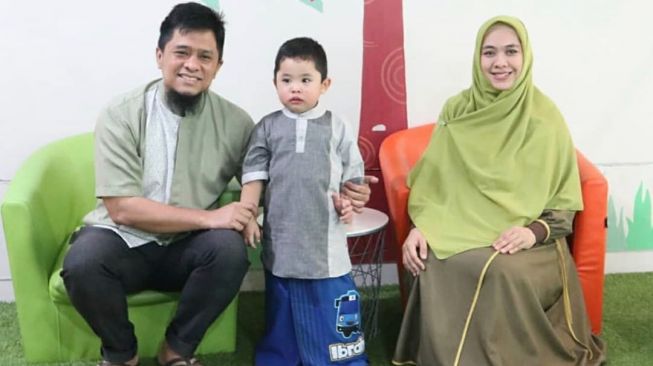 Fimosis, Anak Oki Setiana Dewi Harus Disunat Umur 3 Tahun