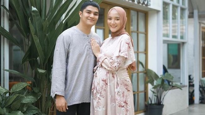 Erica Putri bersama suami, Deryl De Kezier. [Instagram]