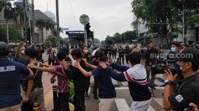 Ratusan Pelajar Demo Diamankan Polisi, Ada yang Bawa Ketapel hingga Golok