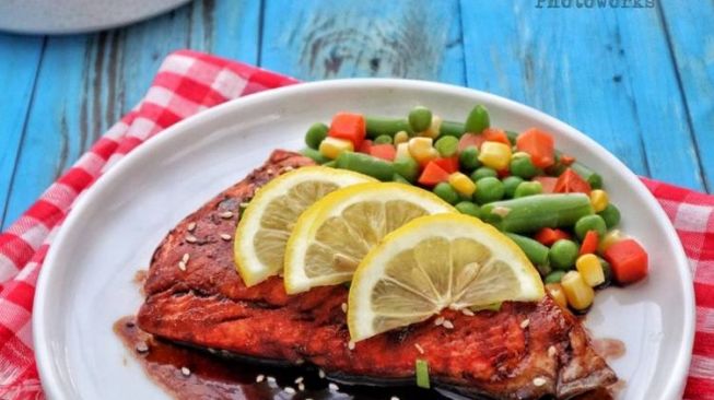 Praktis dan Sehat, Ini Resep Steak Salmon Saus Teriyaki